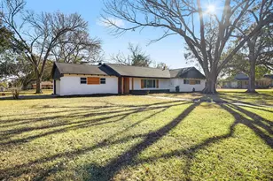 101 W Larkspur Dr, Hillcrest Village, TX 77511 - Photo 3