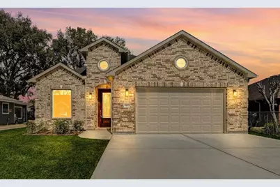 8405 Folkstone Lane, Houston, TX 77075 - Photo 1