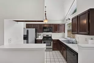 28 S Rain Forest Ct, The Woodlands, TX 77380 - Photo 15