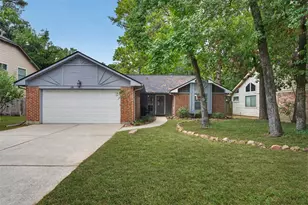 28 S Rain Forest Ct, The Woodlands, TX 77380 - Photo 1