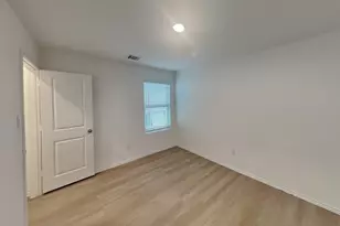 4120 Waterfall Cv, San Antonio, TX 78223 - Photo 13