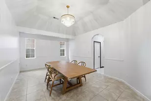 8510 Mayside Ln, Houston, TX 77040 - Photo 5