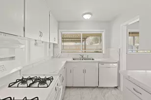 1409 Conrad Sauer Dr, Houston, TX 77043 - Photo 7