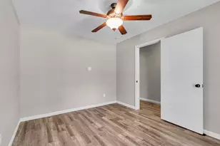 3937 Tumbleweed Ln, Baytown, TX 77521 - Photo 19