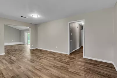 3937 Tumbleweed Lane, Baytown, TX 77521 - Photo 9