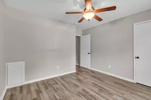 3937 Tumbleweed Ln, Baytown, TX 77521 - Photo 15