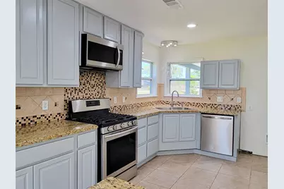 519 N Shady Lane, La Porte, TX 77571 - Photo 3