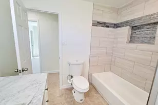 519 N Shady Ln, La Porte, TX 77571 - Photo 11