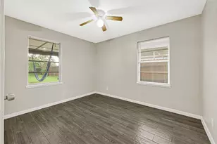 1407 Avenue I, Houston, TX 77587 - Photo 9