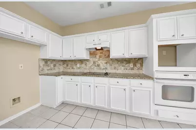 323 N Esplanade Lane, Stafford, TX 77477 - Photo 17