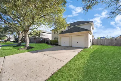 323 N Esplanade Lane, Stafford, TX 77477 - Photo 41