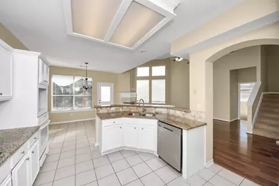 323 N Esplanade Lane, Stafford, TX 77477 - Photo 13