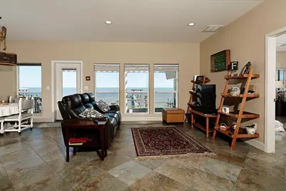 3723 Bayshore Drive, Bacliff, TX 77518 - Photo 11