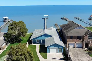 3723 Bayshore Dr, Bacliff, TX 77518 - Photo 1