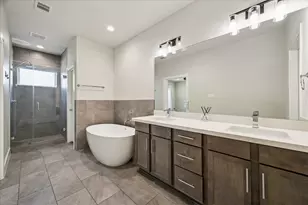 2215 Penny Derrick Ln, Houston, TX 77055 - Photo 3