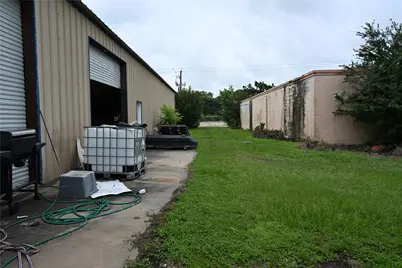 224 E Main Street, Clute, TX 77531 - Photo 7