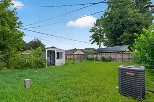 4813 Brinkley St, Houston, TX 77033 - Photo 15