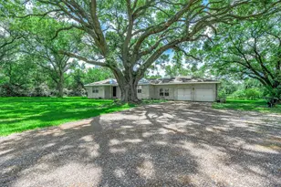 2380 County Rd 155, Alvin, TX 77511 - Photo 3