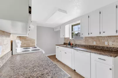 2634 Newman Street, Liberty, TX 77575 - Photo 15