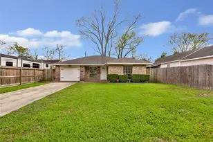 2634 Newman St, Liberty, TX 77575 - Photo 1
