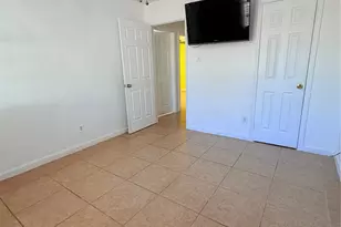 207 Inwood Ln, Highlands, TX 77562 - Photo 11