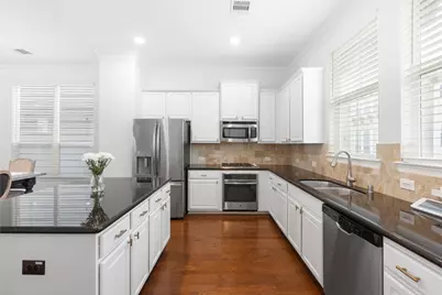 1172 W 17th Street, Houston, TX 77008 - Photo 13