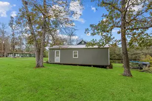 219 Lakeshore Dr, Ace, TX 77326 - Photo 47