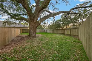 13 N Heritage Oaks Dr, Texas City, TX 77591 - Photo 21