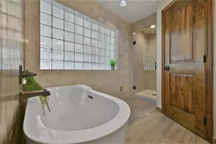 2204 Airline Dr, Friendswood, TX 77546 - Photo 31