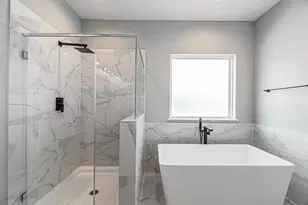 8475 Berry Brush Ln, Houston, TX 77022 - Photo 19
