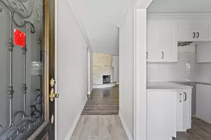 2702 Crowell Ln, Baytown, TX 77521 - Photo 5