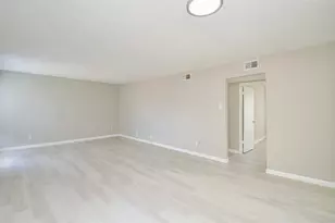 1950 Spenwick Dr, Houston, TX 77055 - Photo 11