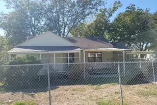 2425 8th Ave, Port Arthur, TX 77642 - Photo 11