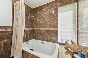 2414 Baycrest Dr, Houston, TX 77058 - Photo 33