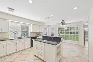 15 Sterling St, Sugar Land, TX 77479 - Photo 11