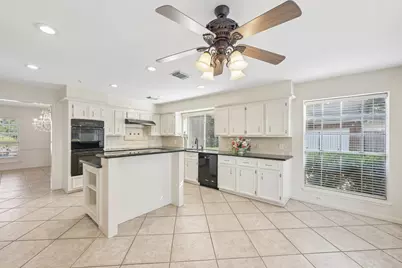 15 Sterling Street, Sugar Land, TX 77479 - Photo 9