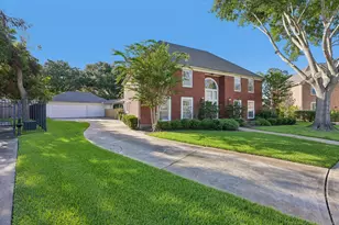 15 Sterling St, Sugar Land, TX 77479 - Photo 43