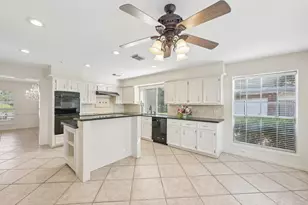 15 Sterling St, Sugar Land, TX 77479 - Photo 9