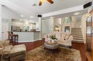 63 Driftoak Cir, The Woodlands, TX 77381 - Photo 11