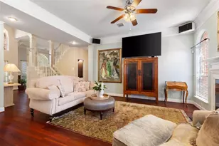 63 Driftoak Cir, The Woodlands, TX 77381 - Photo 13