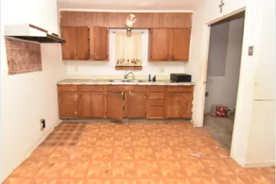 1909 Avenue C, Bay City, TX 77414 - Photo 3