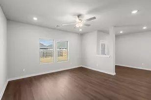 1907 Stargazer Ln, Angleton, TX 77515 - Photo 9