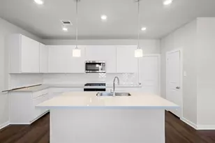 1907 Stargazer Ln, Angleton, TX 77515 - Photo 3