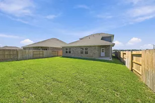 1907 Stargazer Ln, Angleton, TX 77515 - Photo 33
