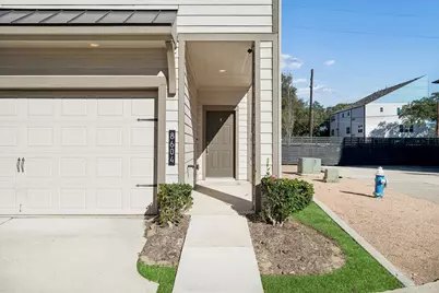 8604 Hollyoaks Creek Lane, Houston, TX 77063 - Photo 9