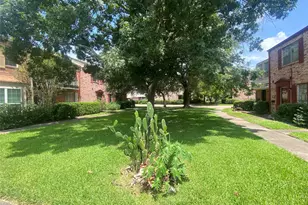 7913 Grove Ridge Dr, Houston, TX 77061 - Photo 3