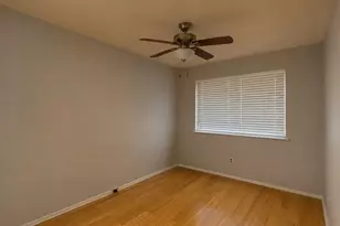 7913 Grove Ridge Dr, Houston, TX 77061 - Photo 17