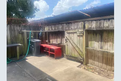 7913 Grove Ridge Drive, Houston, TX 77061 - Photo 23