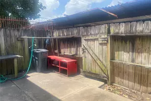 7913 Grove Ridge Dr, Houston, TX 77061 - Photo 23
