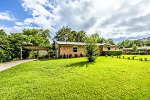 2202 Easley Cir, Huntsville, TX 77320 - Photo 3